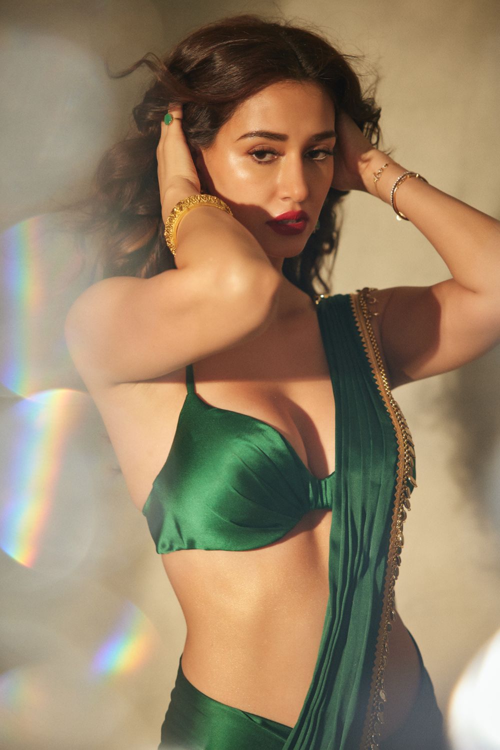 disha patani sizzling pose